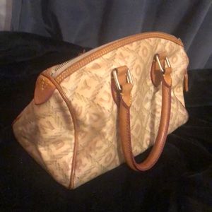 beautiful women's handbag dooney and bourke